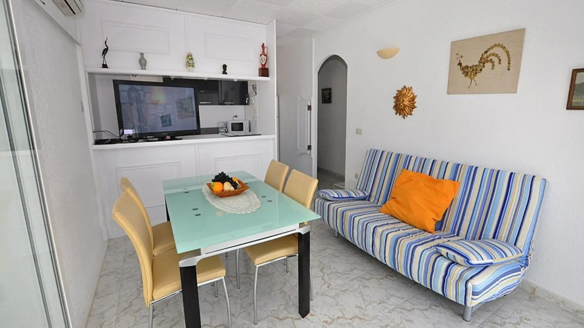 Beautiful Apartment In Roses With Views